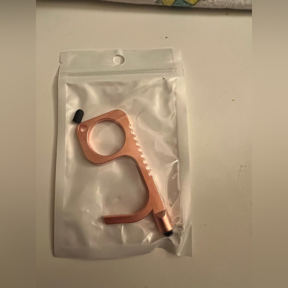 New Unopened Zip Bag Metal Key Holder.